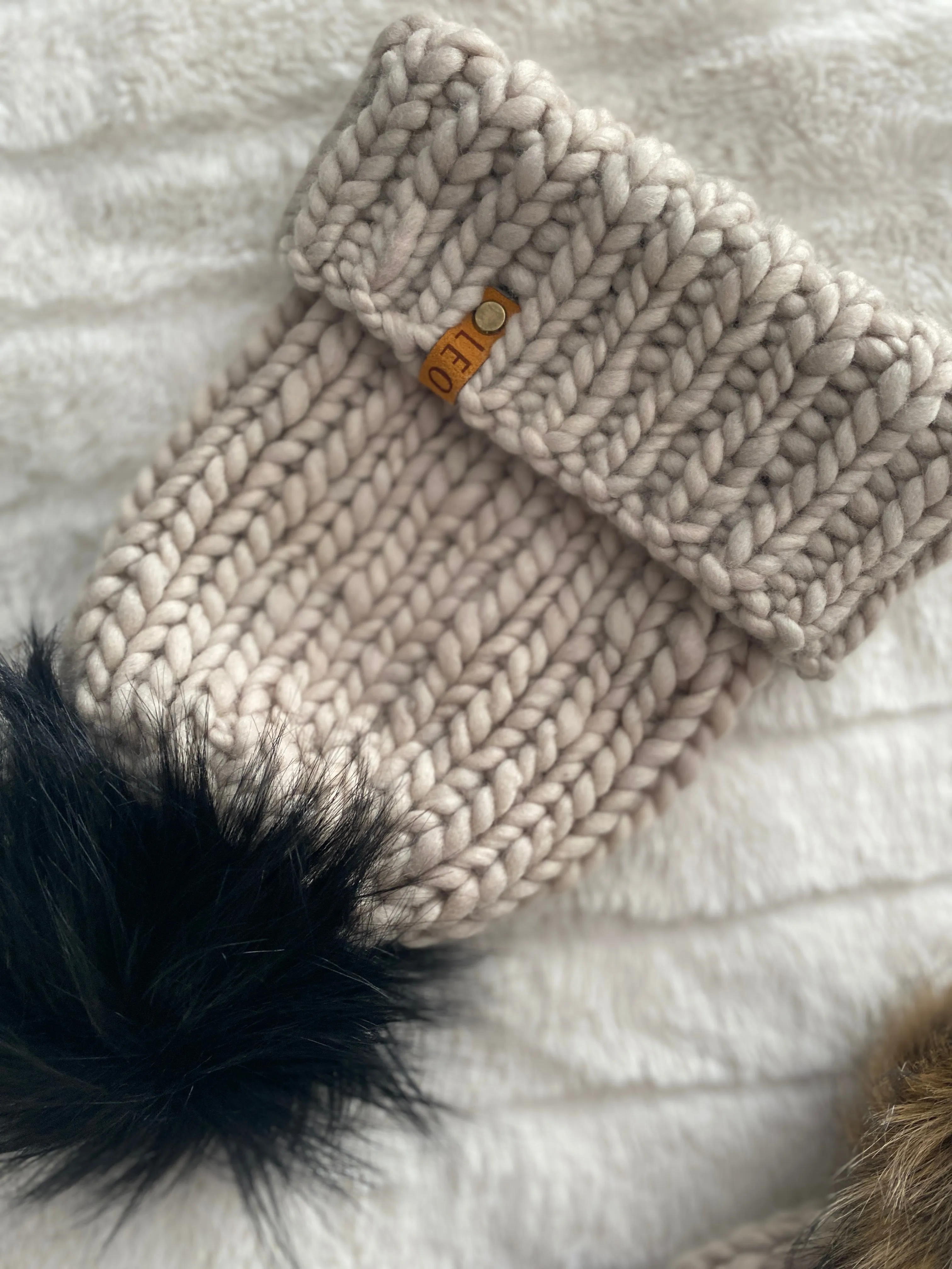 Dawson Beanie Fog With Black Pom