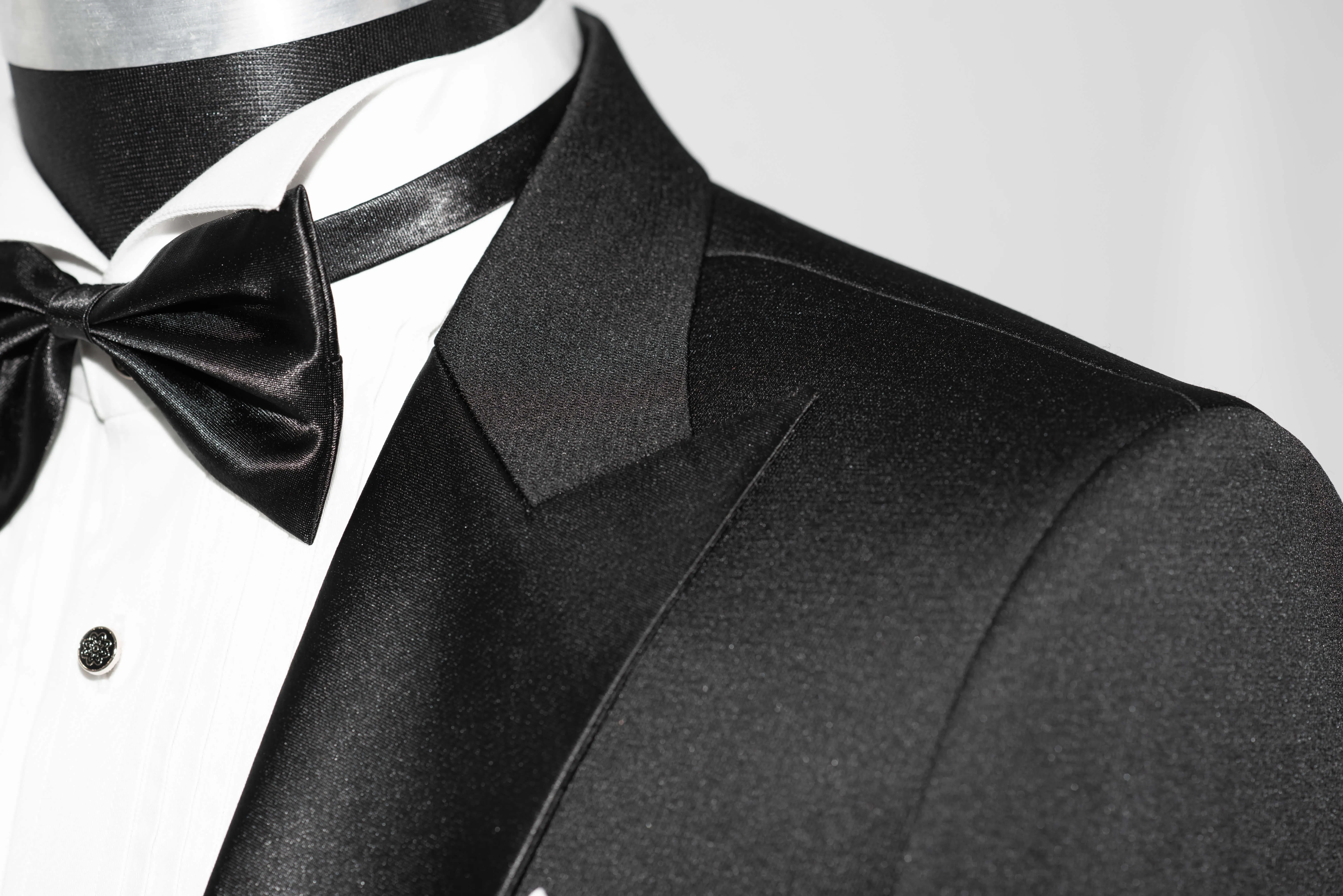 PEAK LAPEL SLIM FIT BLACK TUXEDO SUIT FOR MEN